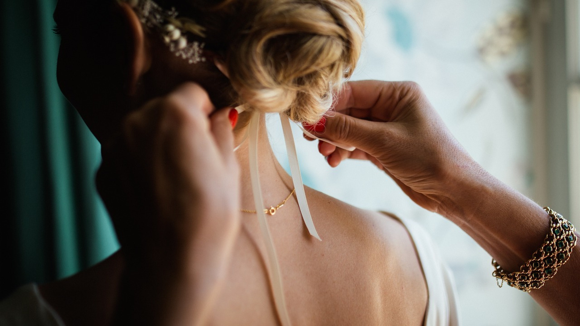 Pourquoi opter pour le chignon de mariage ?