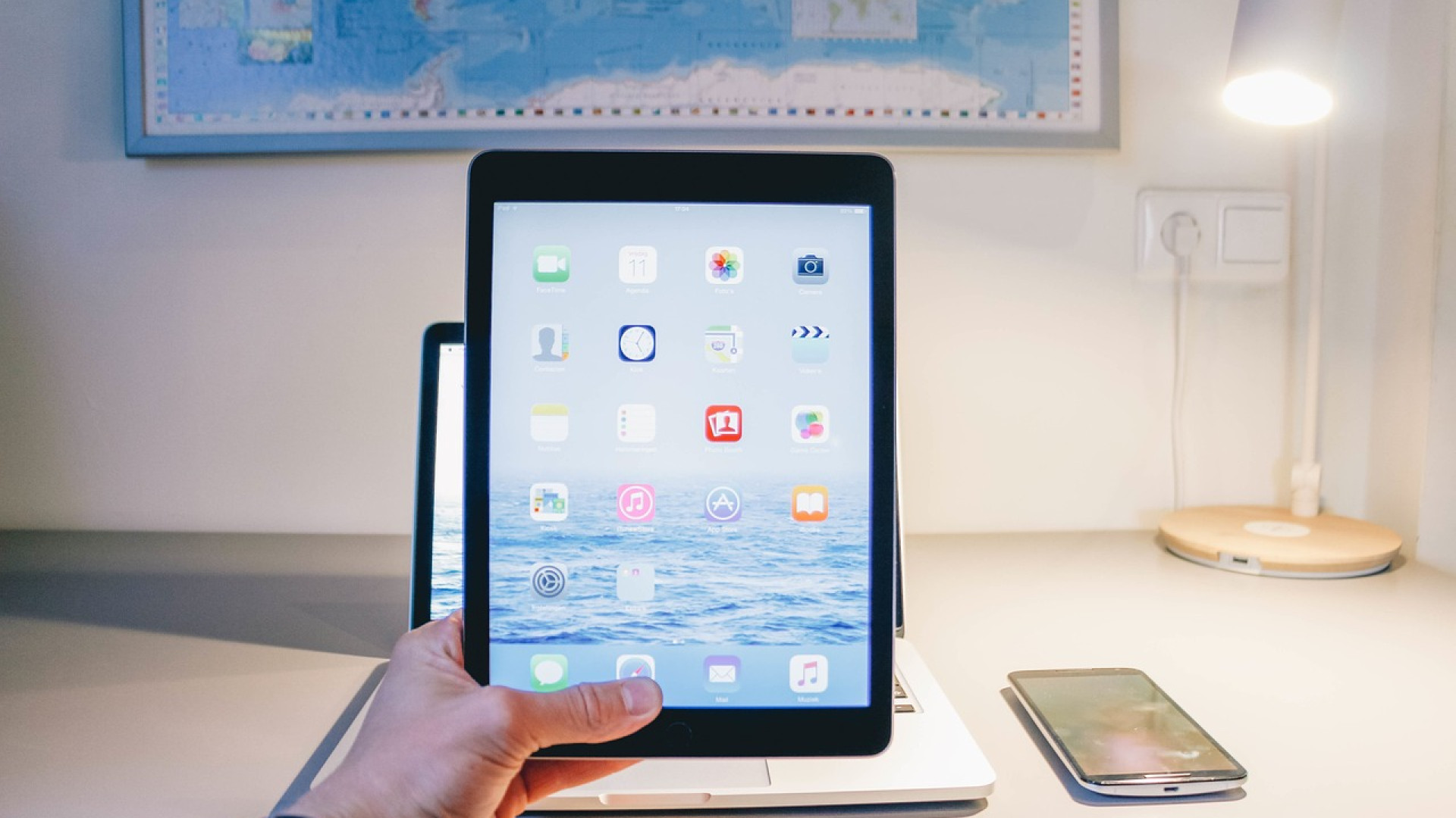 Pourquoi choisir une réparation professionnelle pour votre iPad ?